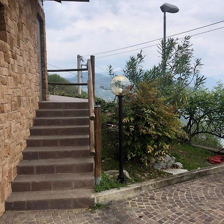 La Casa Di Rose Villa Fonteno ภายนอก รูปภาพ