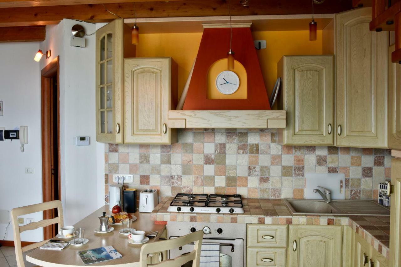 La Casa Di Rose Villa Fonteno ภายนอก รูปภาพ