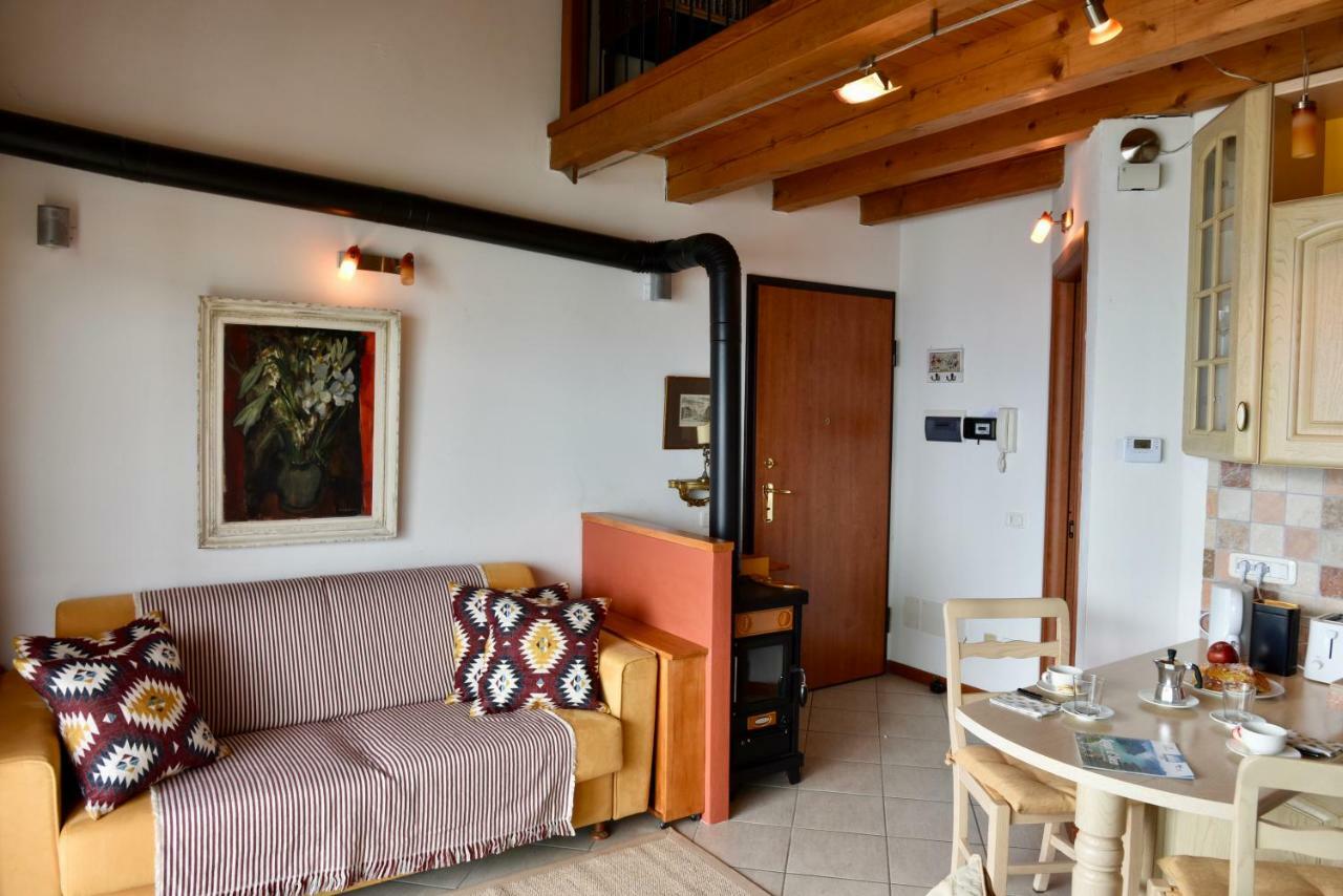 La Casa Di Rose Villa Fonteno ภายนอก รูปภาพ